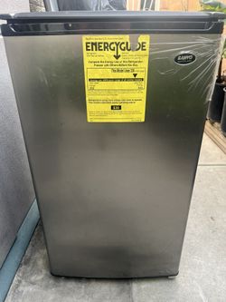 4.4 Sanyo Refrigerator/frezzer