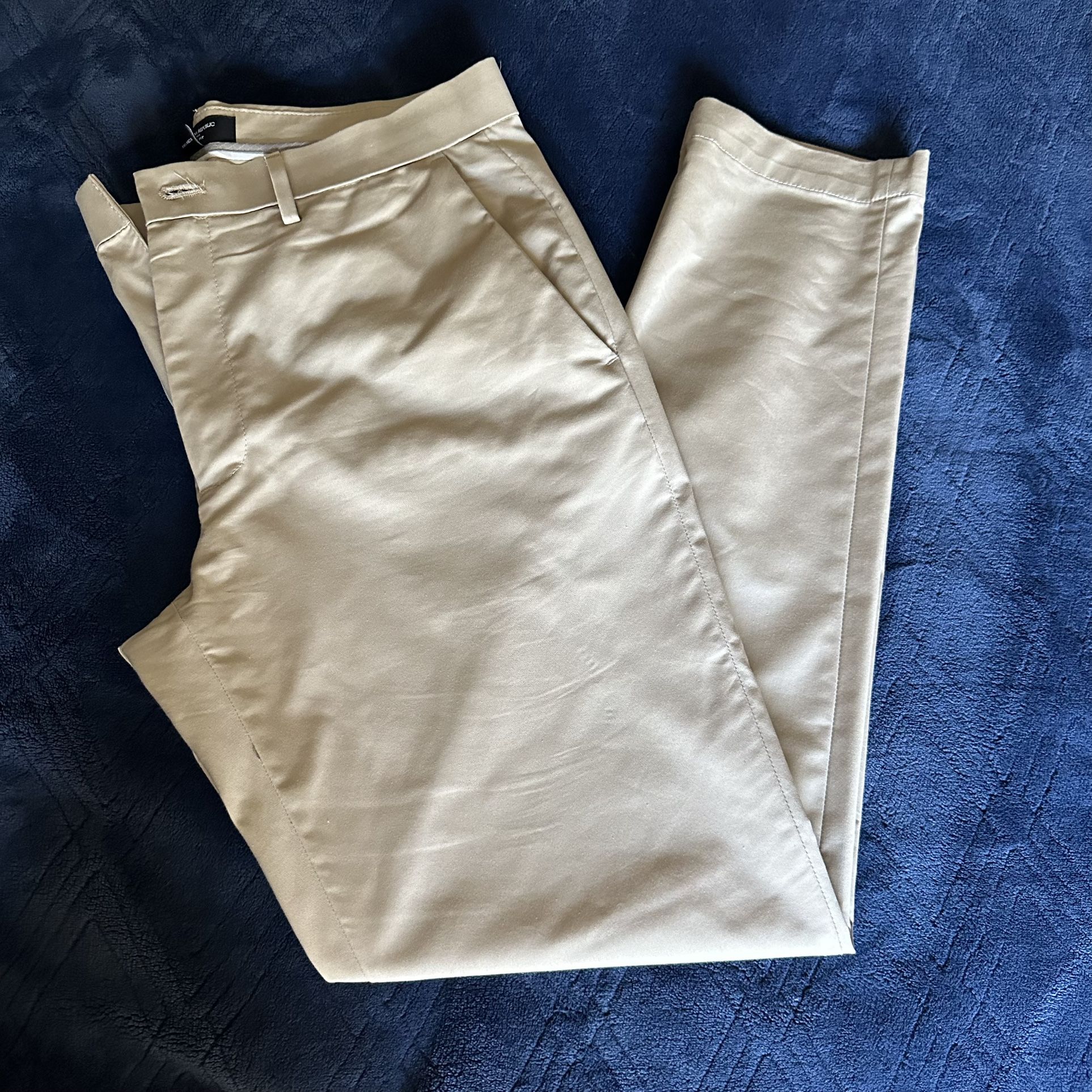 Banana Republic Core Temp Khaki Chino, Men’s 32/32