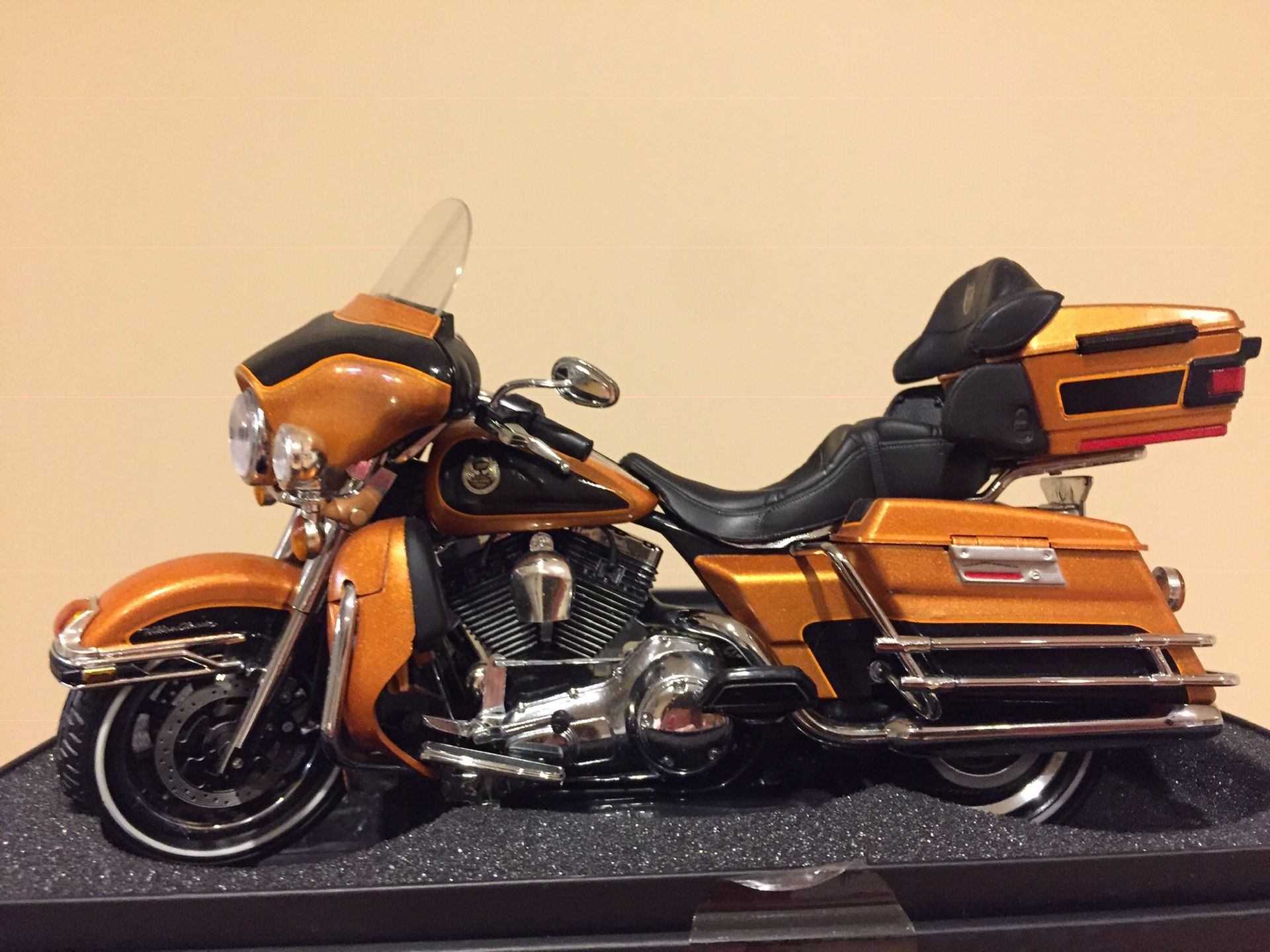 Harley Davidson 105th Anniversary Ultra Classic 1/12 scale die