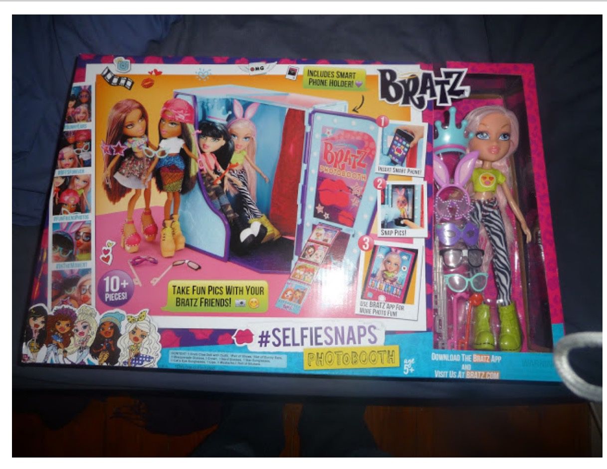 New!!! Bratz Selfie Snaps Photobooth and Make Your Own Cell Phone Case Toy ~ Open Box