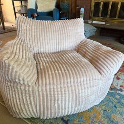 New  PINK bean bag Chair