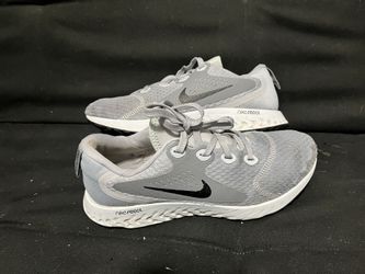 MENS NIKE SNEAKER
