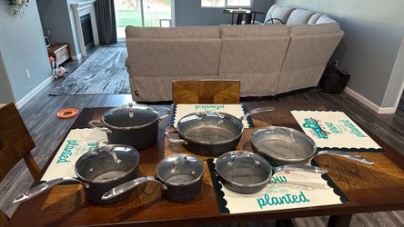 The Rock pots and pans set with lids