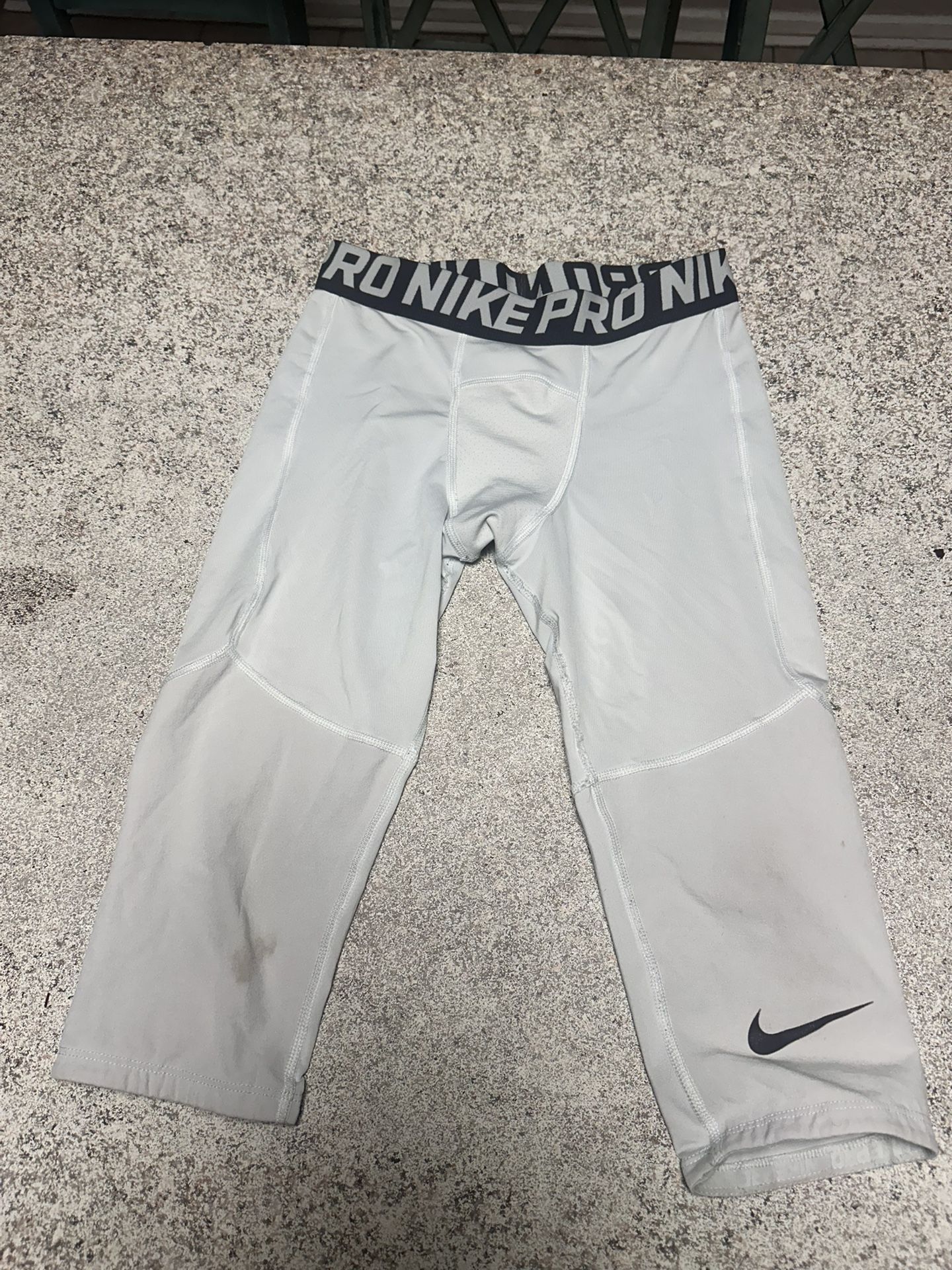 white 3/4 nike compression pants