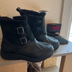 Ugg Koolaburra Boots  Size 8