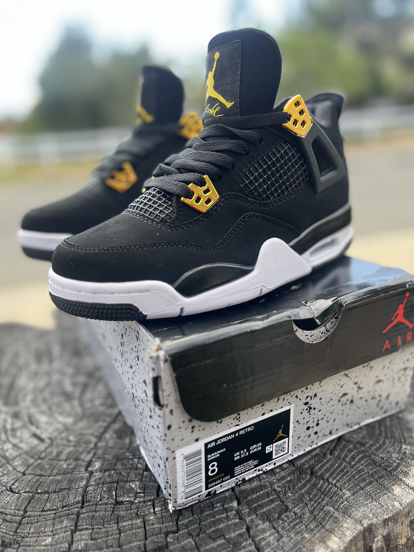Nike Jordan 4s Retro GS Black & Gold With Box Woman’s Size 8