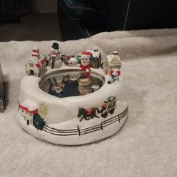 Vintage Christmas Musical Skating Pond