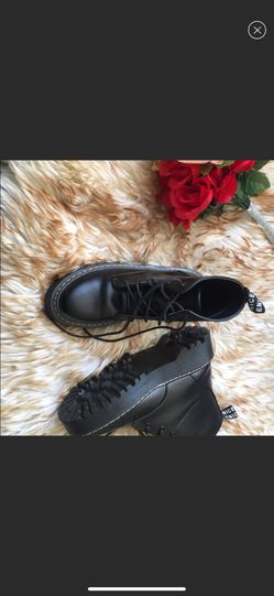 Lace-up Martin Boots