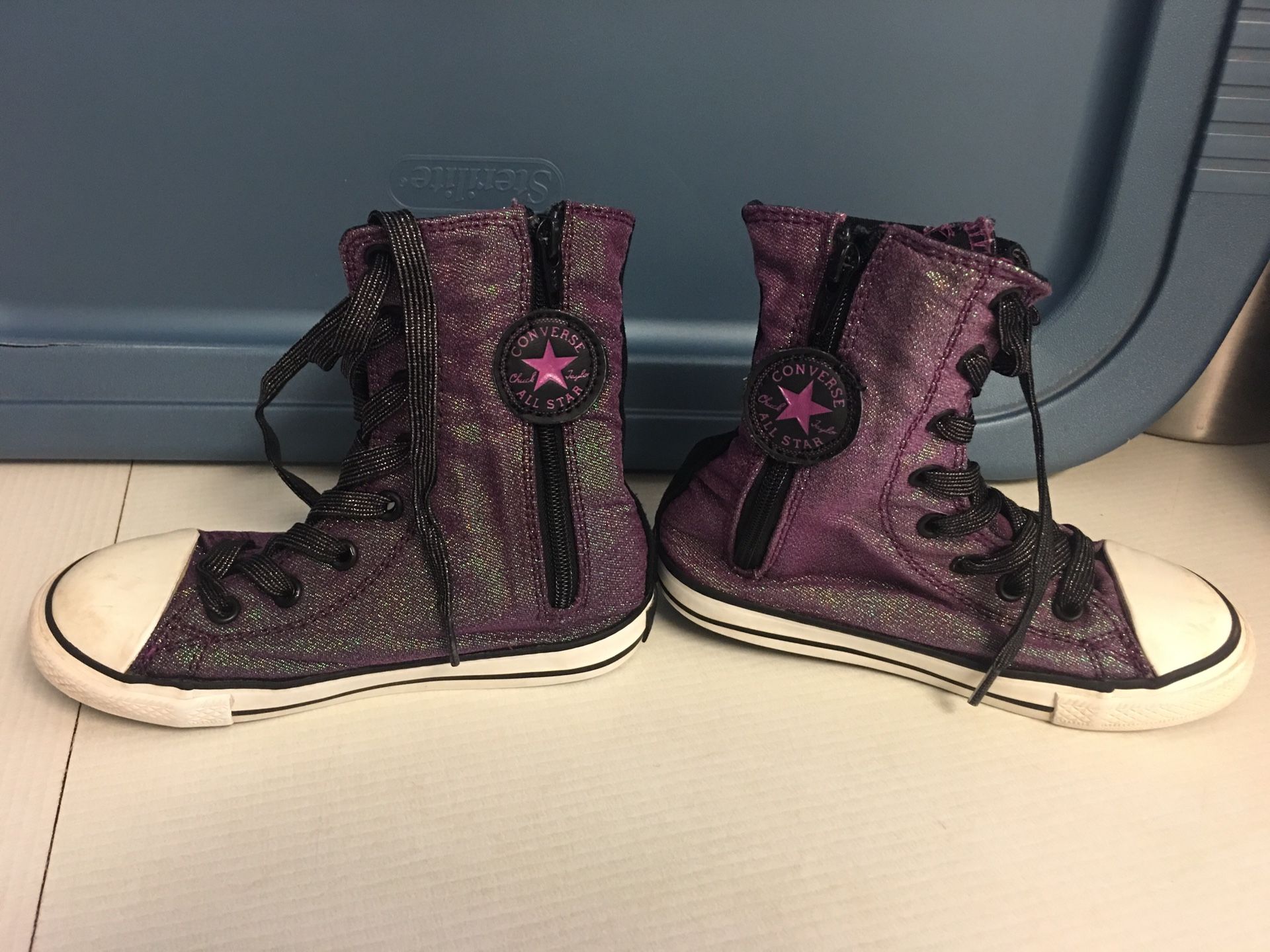 Girls Converse Shoes Sz.10 Great Cond.