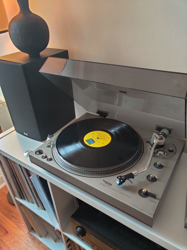 Technics SL - 1300 Automatic Drive Record Player