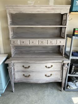 Vintage Two Piece Server With Dixie Hutch 