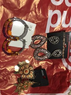 3 earring set all new all for $10