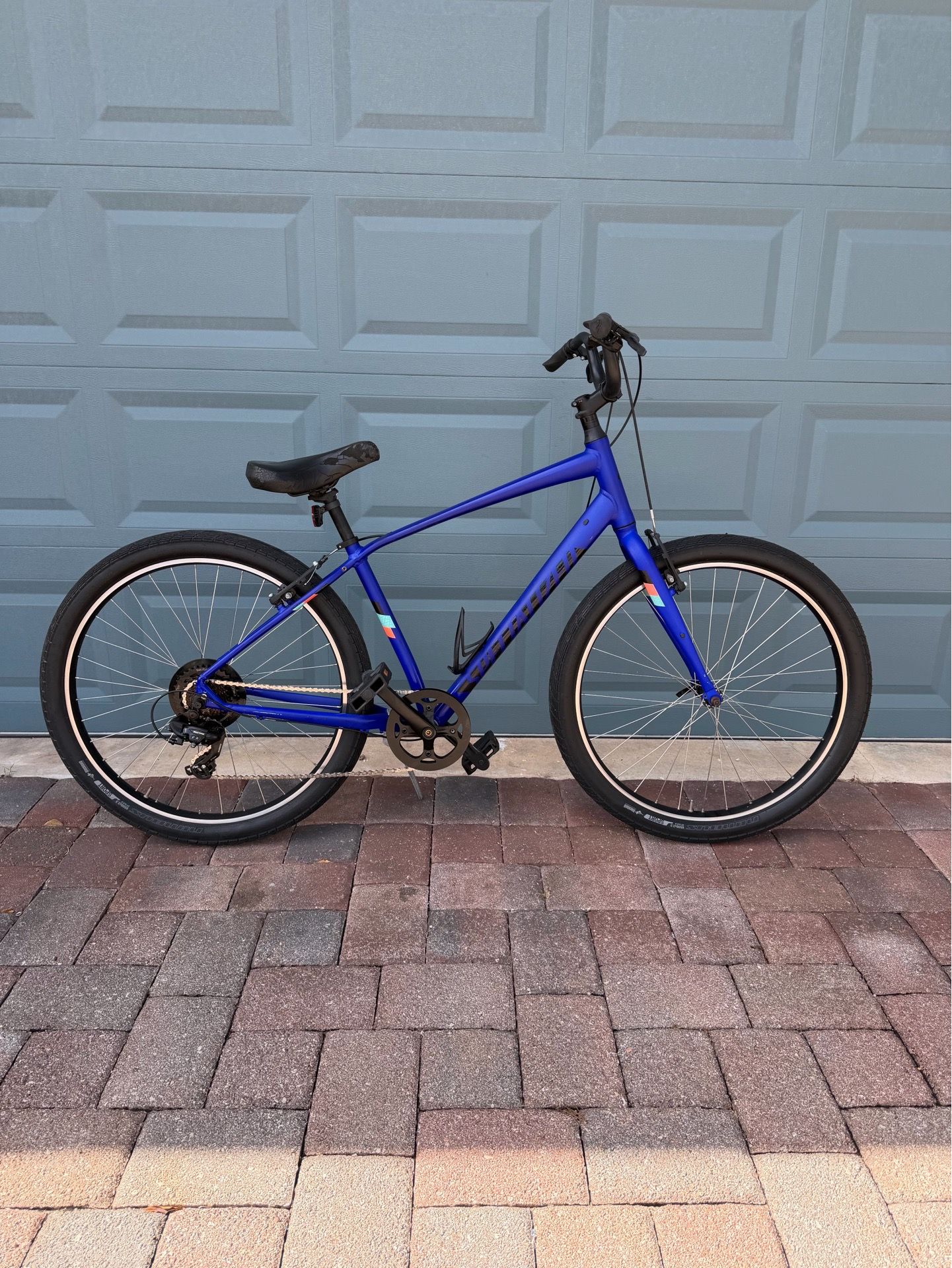 Specialized Roll 27.5 inch wheel seven speed