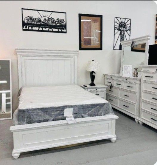 Ashley Collection White Bedroom Set|
Queen/King Size Bed Frame, Mirror, Dresser