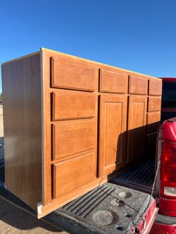 Bathroom cabinets base