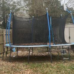 Trampoline 