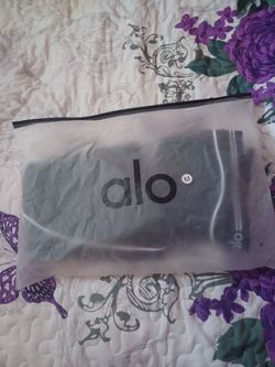 Alo Yoga black activewear set size M