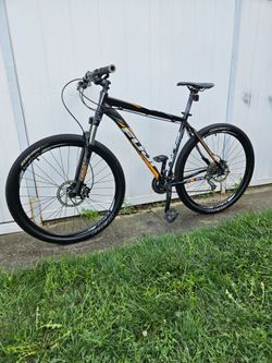 Fuji Nevada 1.5 Mountain Bike