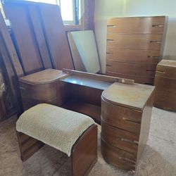 Vintage 4 Piece Bedroom Set