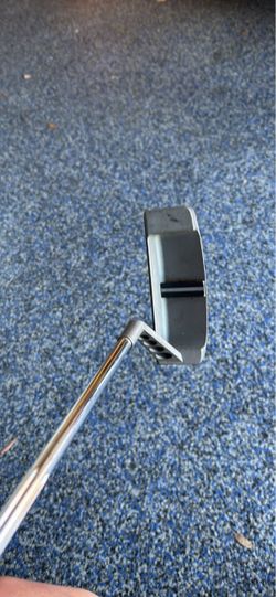 36 in Tech Line mint condition putter golf club
