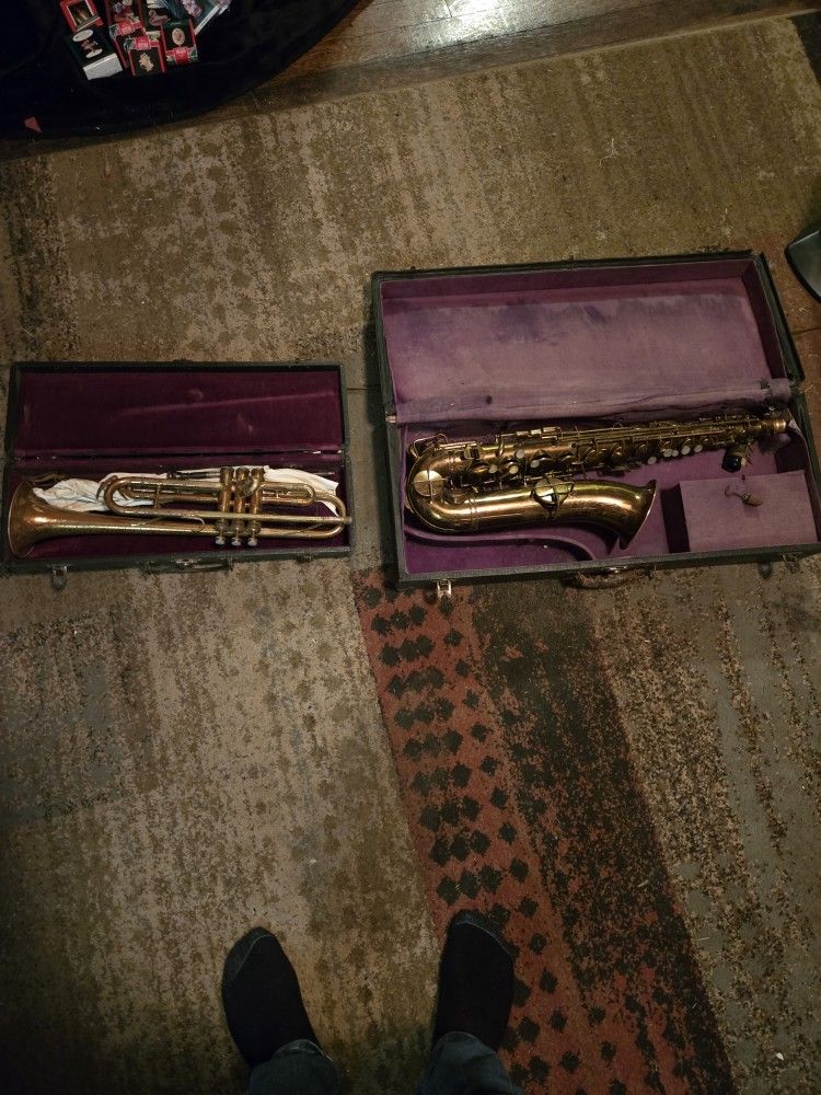 Old Trumpet  And Saxophone 