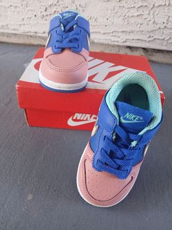 Nike Dunks 