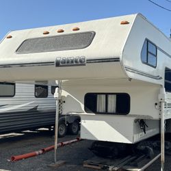 2002 Lance 1061 Slide out