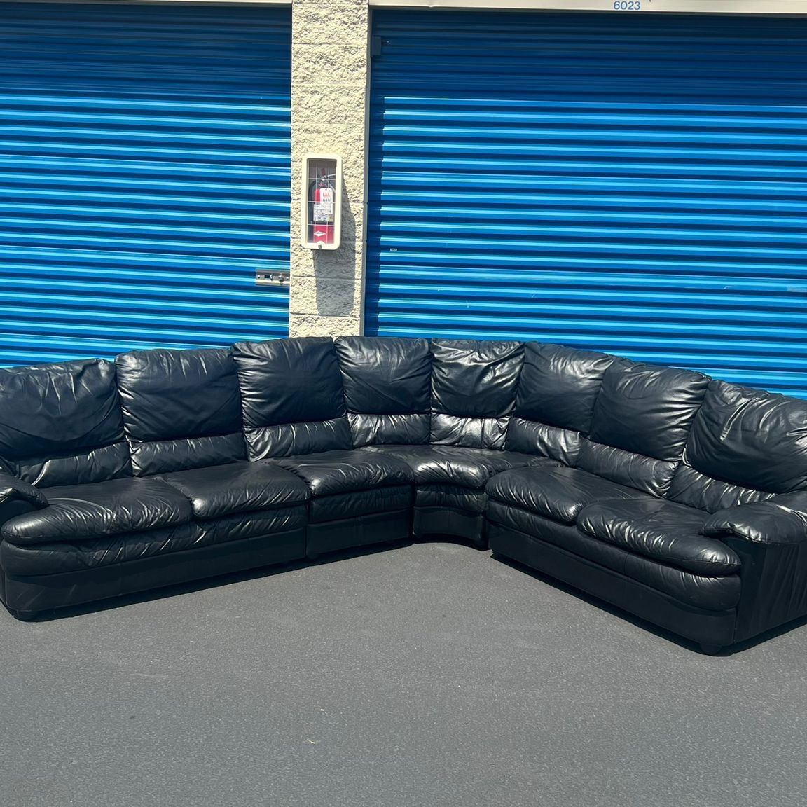 Everett sofa outlet dfs