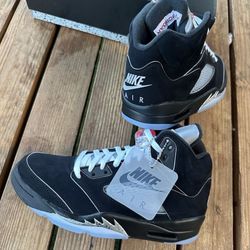 Retro Jordan 5 “Reimagined Black metallic “ Size 12.5 DS