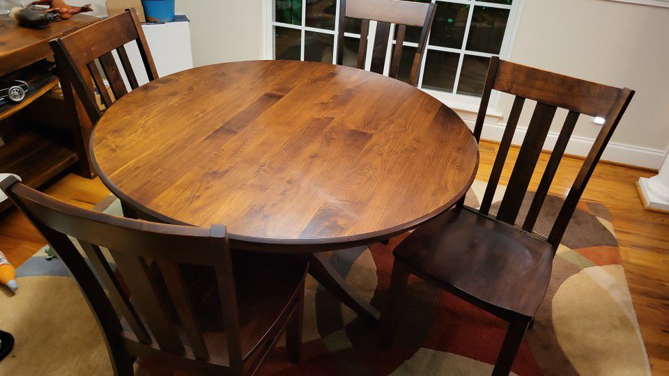 Amish Made Maple Dining Table And Chairs