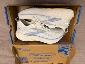 New Balance NEW IN BOX Size 10, women’s