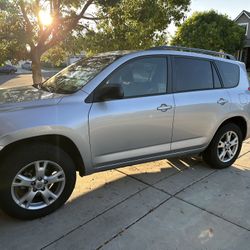 2012 Toyota Rav4 - Clean Title
