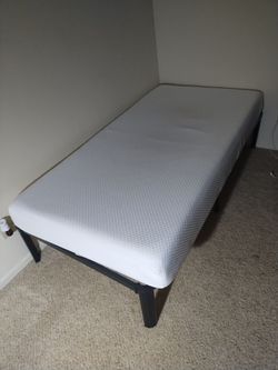 Twin bed & frame