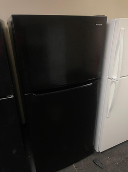Frigidaire Top Freezer Fridge – Black, Clean, Ready to Go