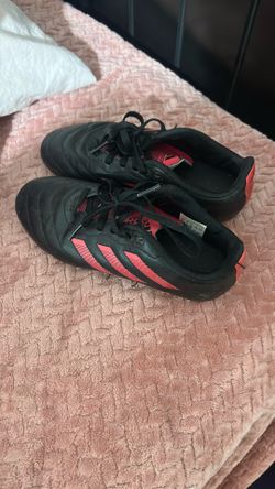 Size 2.5 Soccer Cleats 