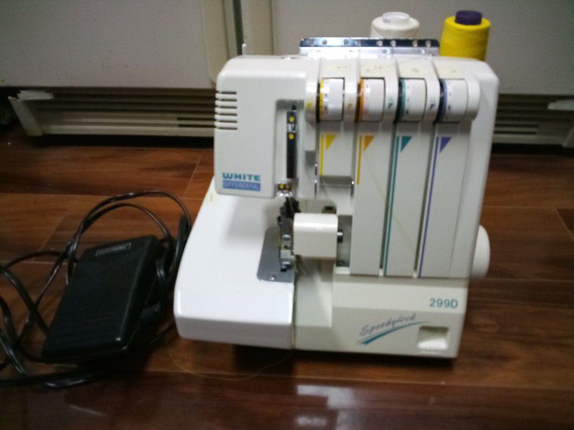 Excellent White Speedylock Serger Sewing Machine Model 299/299D w/Pedal