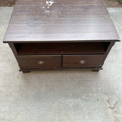 SMALL DRESSER TO ORGANIZE STORAGE