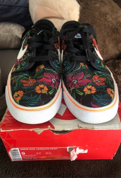 Used Size 8.5 Toki Low Txt Print