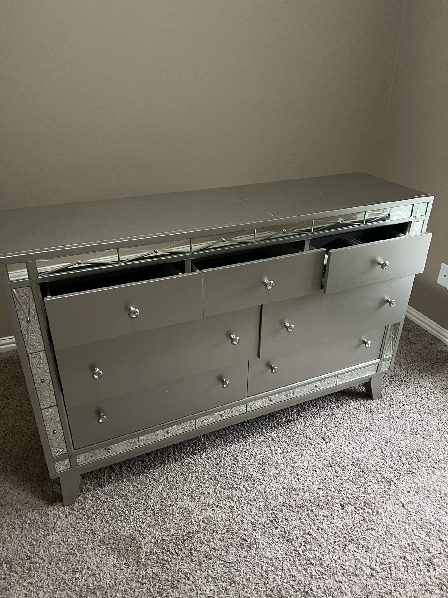 DRESSER 7 DRAWERS 57' L AND 17' WIDE