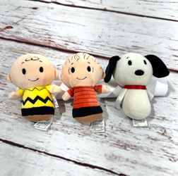 Hallmark Itty Bittys Peanuts Charlie Brown , Snoopy & Linus Mini Plush 3" toy