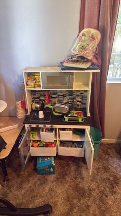 IKEA Toddler kitchen and food set