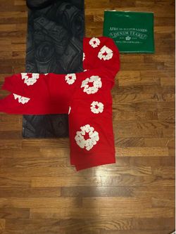 denim tears (medium red)