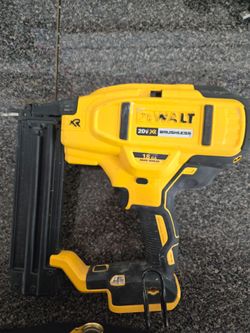 DeWalt 18GA Brushless Brad Nailer (DCN680)