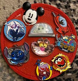 Disney pins