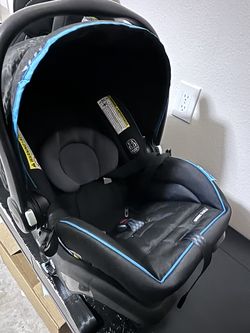 Graco SnugRide Infant Car Seat