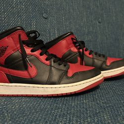 Jordan 1 Black & Red: Men’s Size 10
