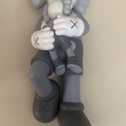KAWS: HOLIDAY Singapore -gray