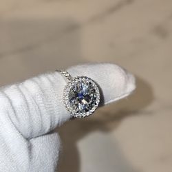 Woman's Elegant Ring
