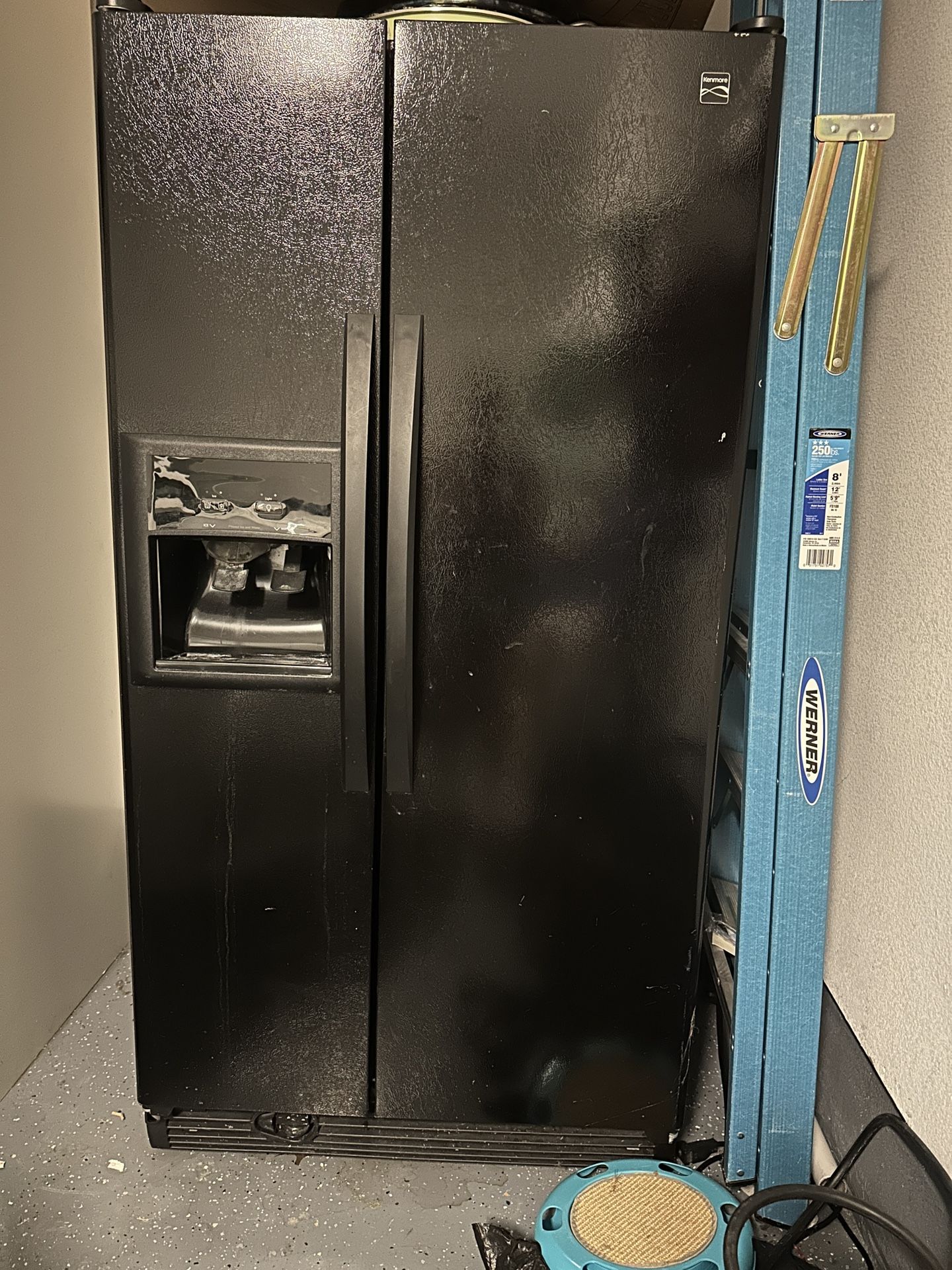 FREE Refrigerator /Freezer (does not cool)