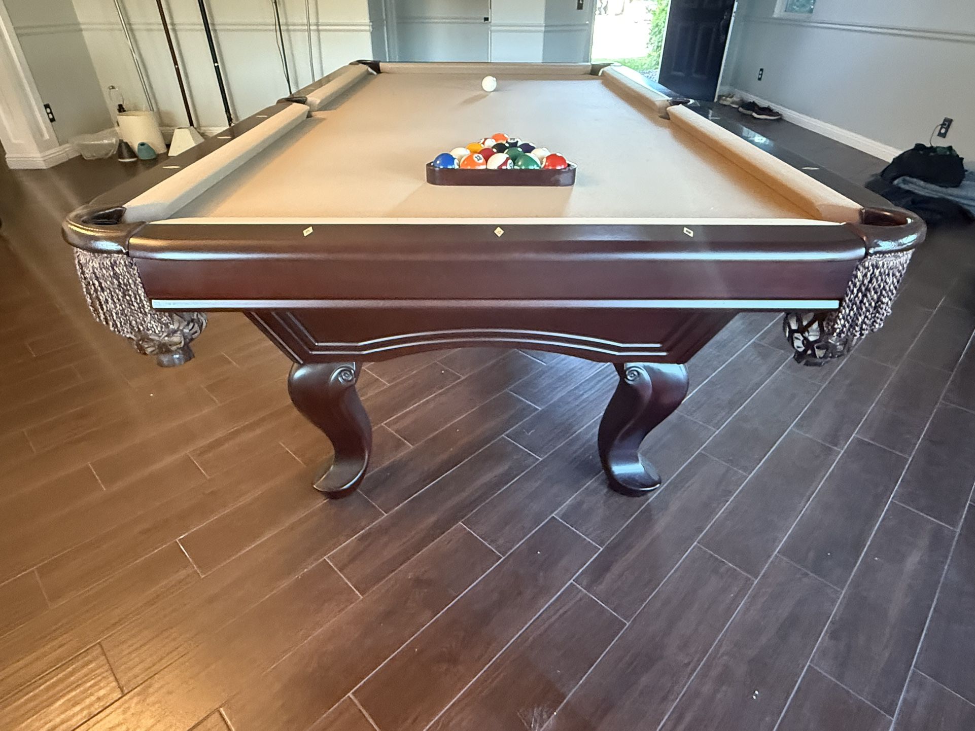 Immaculate Condition Pool Table 8’ (Free Delivery & Pro Setup)